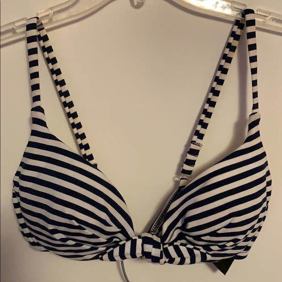 Bathing suit - Picture 2 of 6